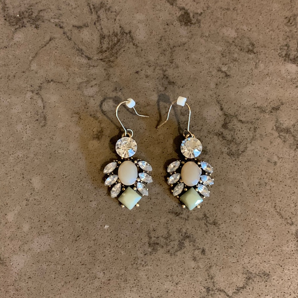 Francesca’s Collection statement earrings - Picture 3 of 3